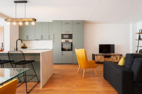 Sophisticated Modern Flat - Ace Location